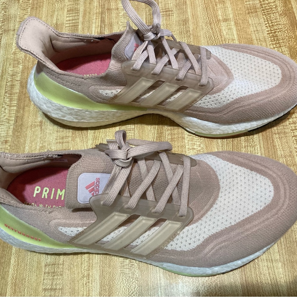 Adidas UltraBoost 21 Women’s Size 10 Ash Pearl/White/Halo Ivory Running Shoes